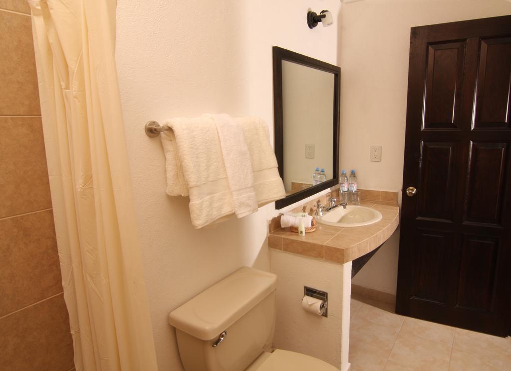 Hotel Villa Del Villar Керетаро Номер фото